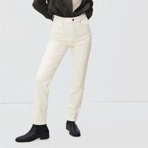 NEW WITH TAGS Everlane Ecru Cream Original Cheeky Jean in Size 29